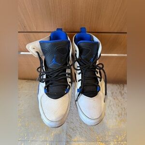 Nike Blue and Black Retro Air Jordan Basketball Shoes in Size 9.5